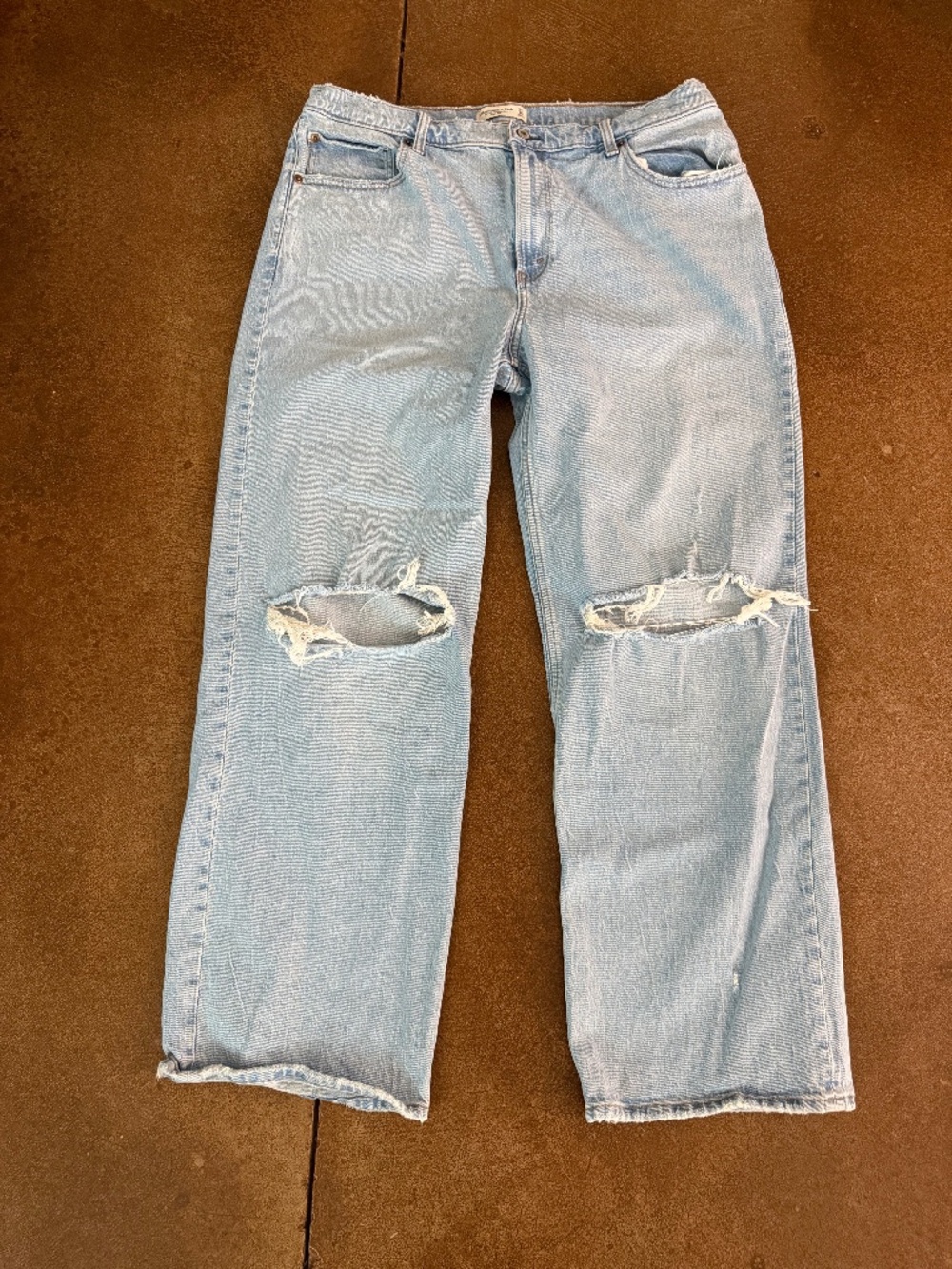 Abercrombie & Fitch High Rise 90s Relaxed Jean, Light Wash Destroy Size 34 (18)